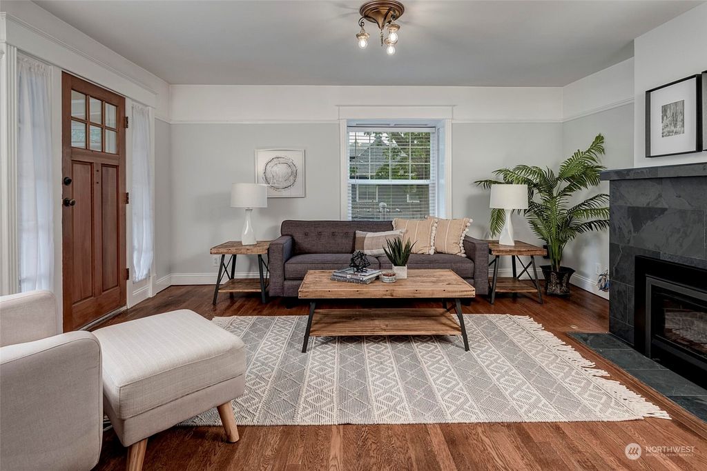 Photo of 700 NE 53rd Street, Seattle, WA 98105 (MLS # 2004058)