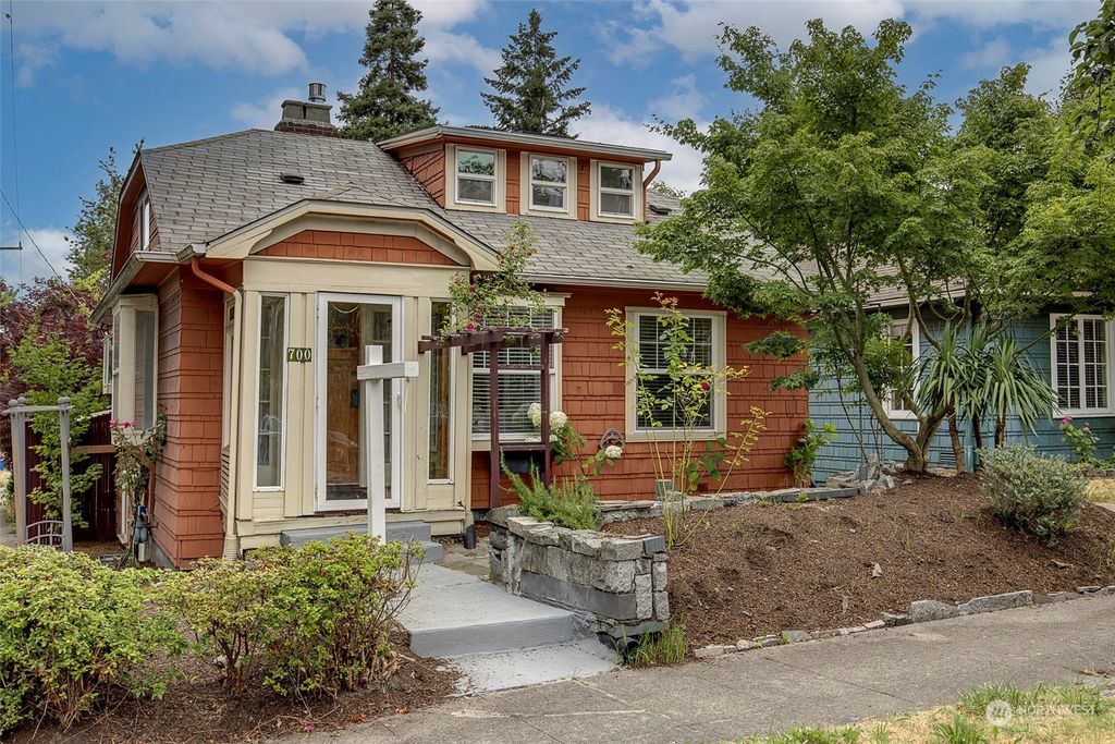 Photo of 700 NE 53rd Street, Seattle, WA 98105 (MLS # 2004058)