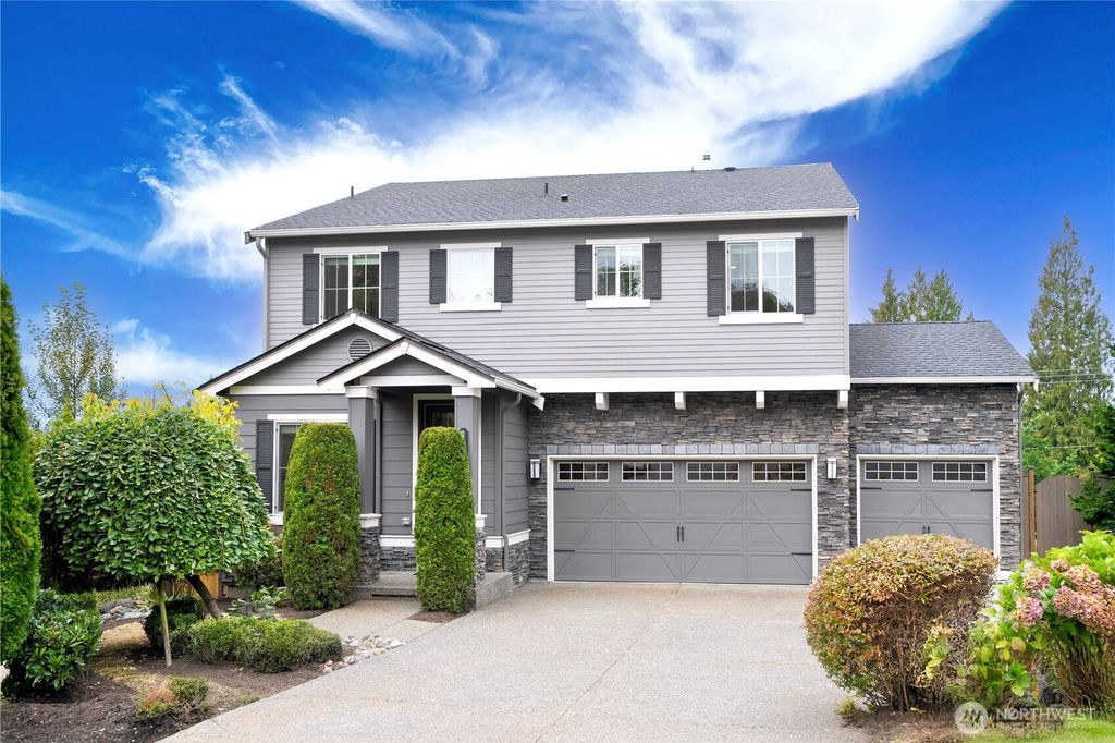 Photo of 8042 117th Place SE, Newcastle, WA 98056 (MLS # 2428535)