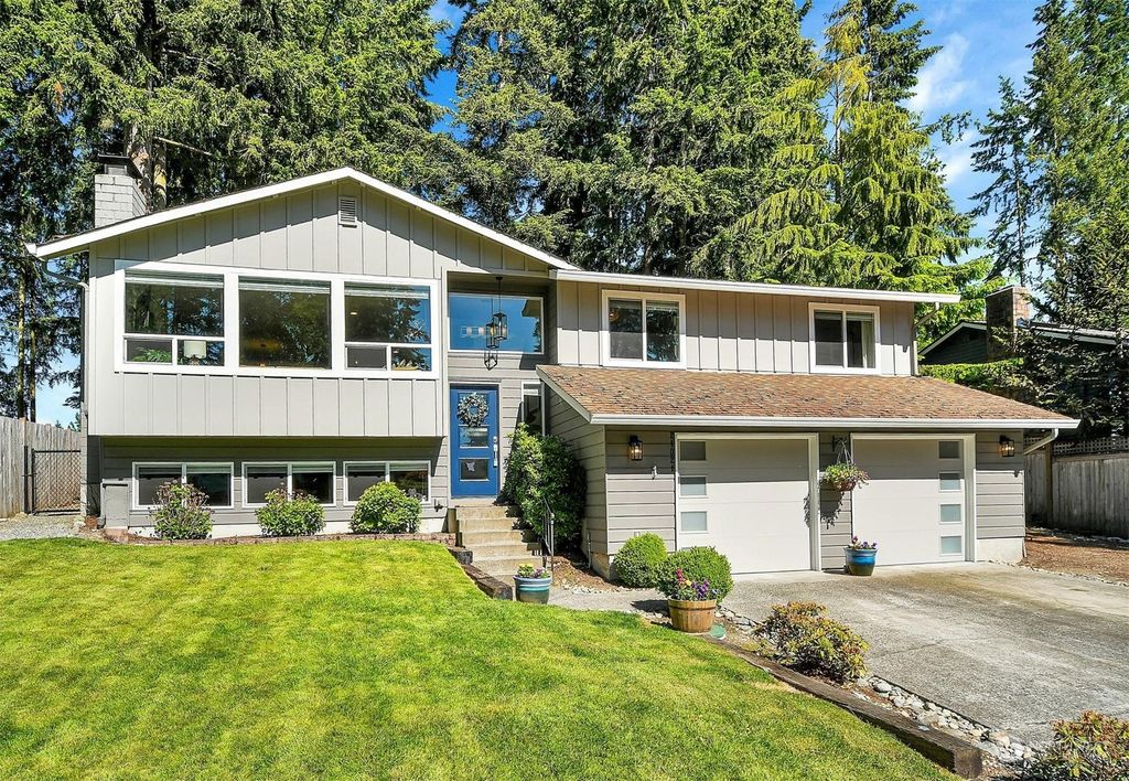 Photo of 21021 21st Avenue W, Lynnwood, WA 98036 (MLS # 2249096)