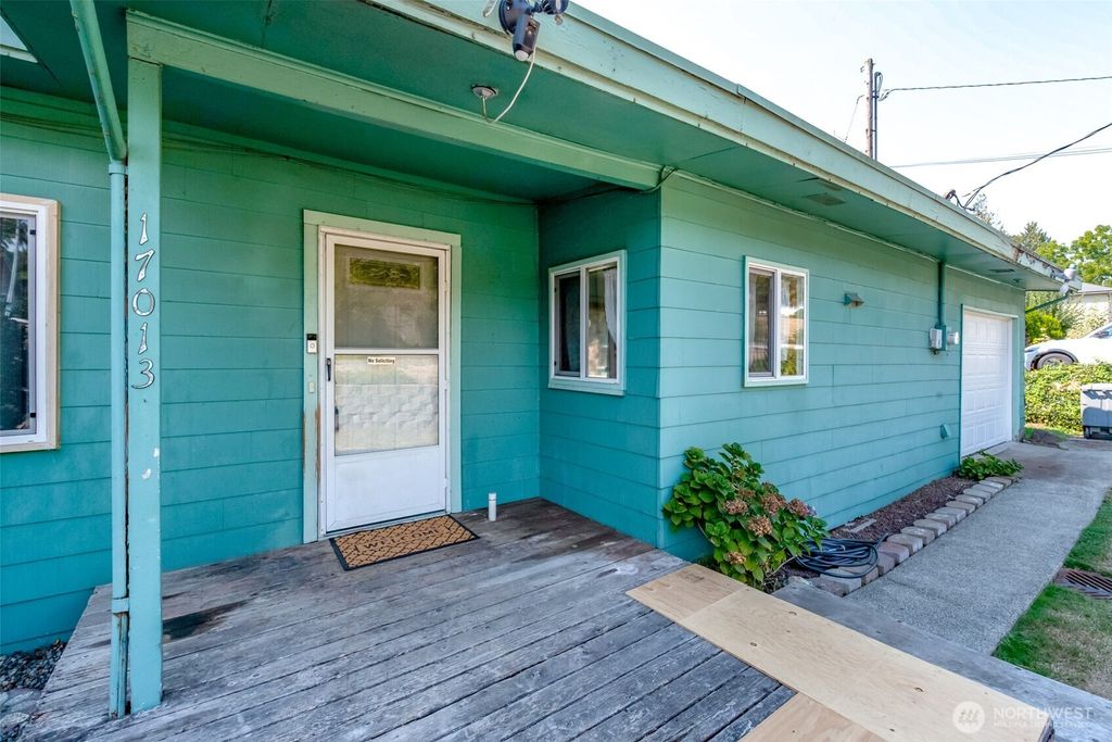 Photo of 17013 105th Avenue SE, Renton, WA 98055 (MLS # 2425500)
