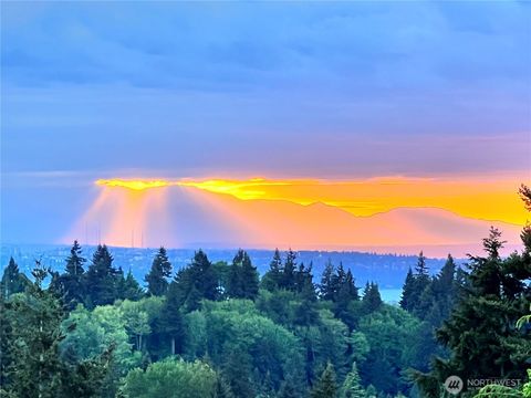 Photo of 4730 154th Place SE, Bellevue, WA 98006 (MLS # 2535458)