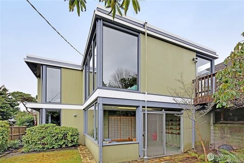 Photo of 2343 NW 94th Street, Seattle, WA 98117 (MLS # 2418285)