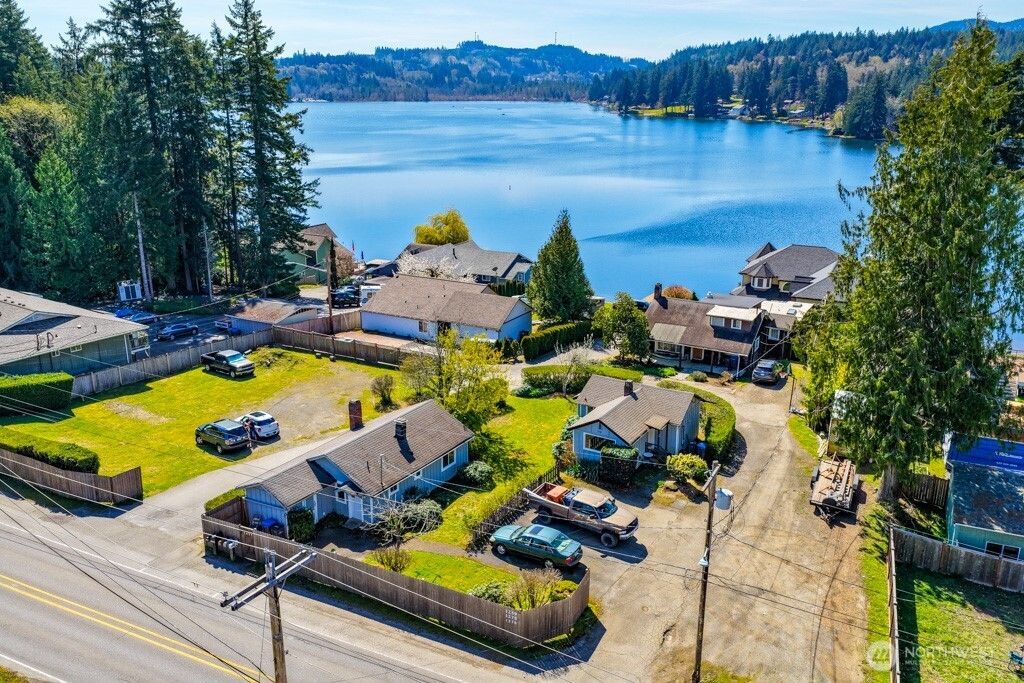 Photo of 1275 Northlake Way NW, Bremerton, WA 98312 (MLS # 2491014)