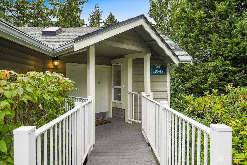 Photo of 18549 NE 57th Street, Redmond, WA 98052 (MLS # 2155041)