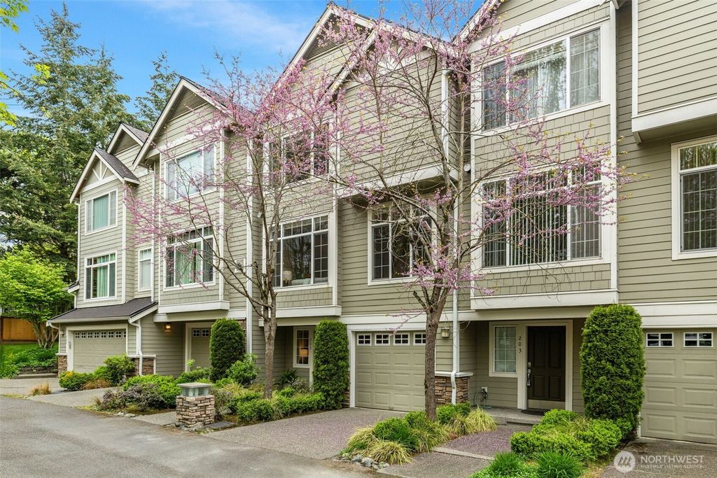 Photo of 11800 SE 4th Place #202, Bellevue, WA 98005 (MLS # 2367522)