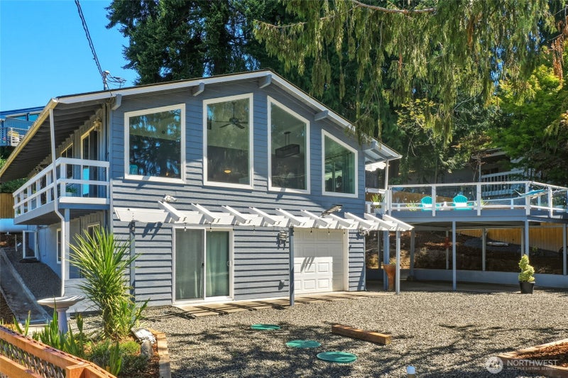 10138 Steamboat Island Road NW