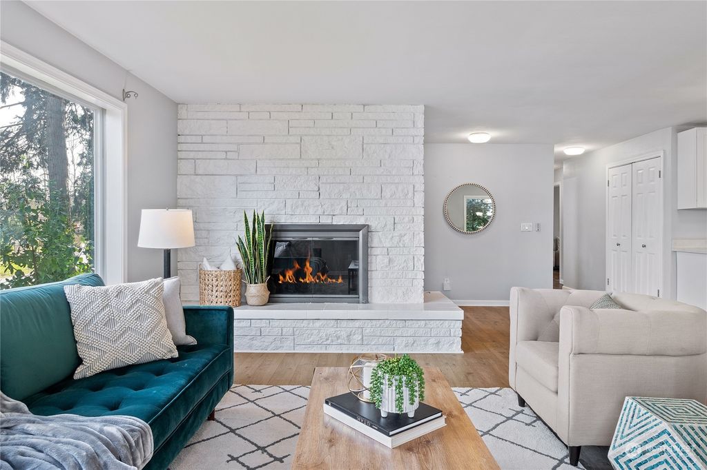 Photo of 31503 10th Avenue S, Federal Way, WA 98003 (MLS # 2045160)