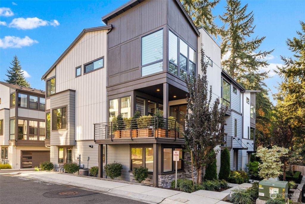 Photo of 7825 NE 121st Lane #C, 7, Kirkland, WA 98034 (MLS # 2214170)