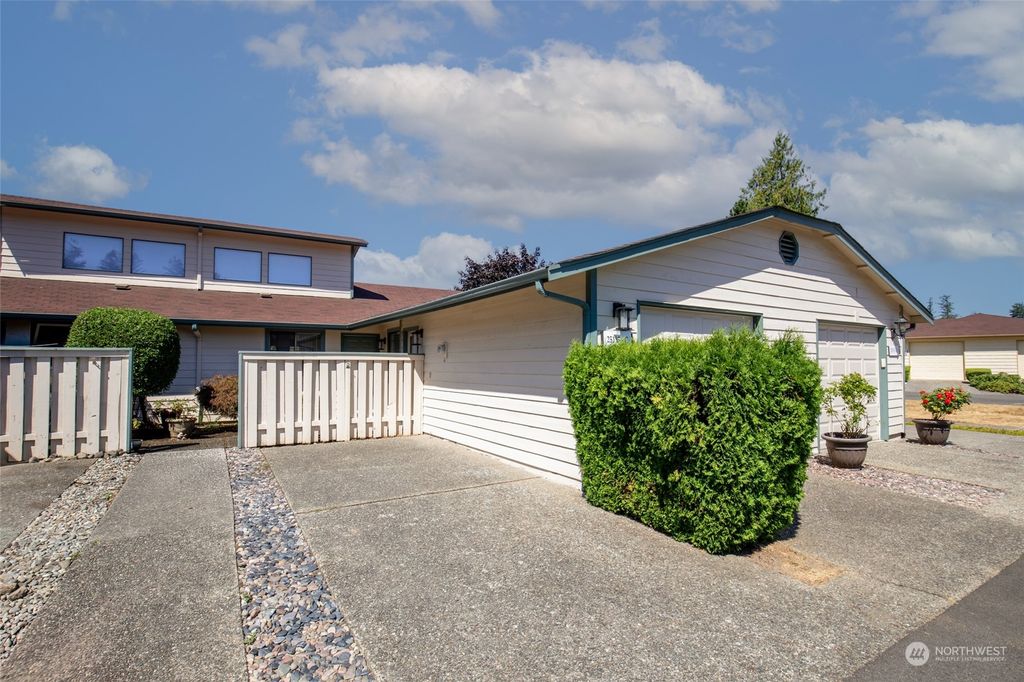 Photo of 25135 110th Place SE, Kent, WA 98030 (MLS # 2275274)
