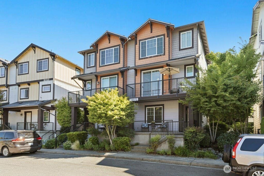 Photo of 10372 156th Place NE #101, Redmond, WA 98052 (MLS # 2573330)