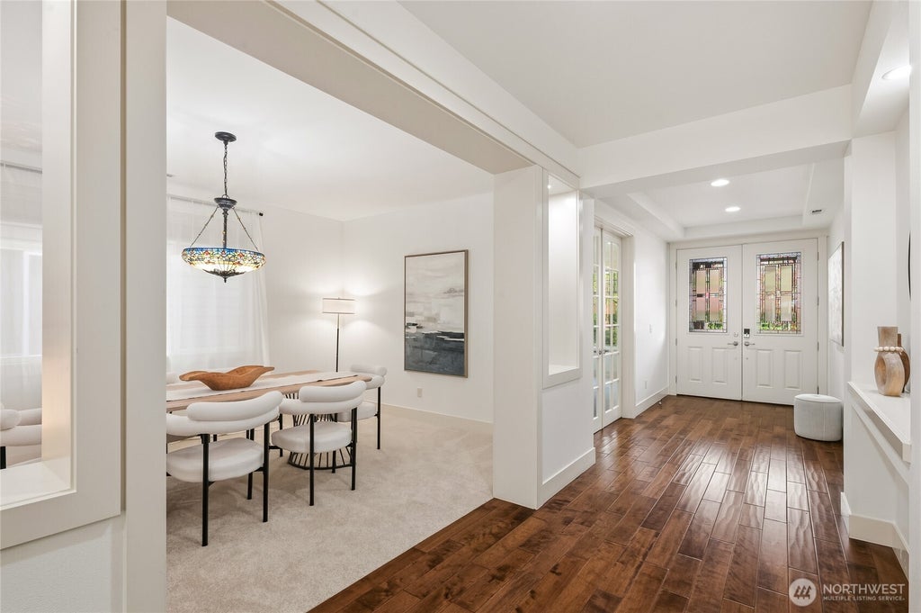 Photo of 10711 Elliston Way NE, Redmond, WA 98053 (MLS # 2579319)