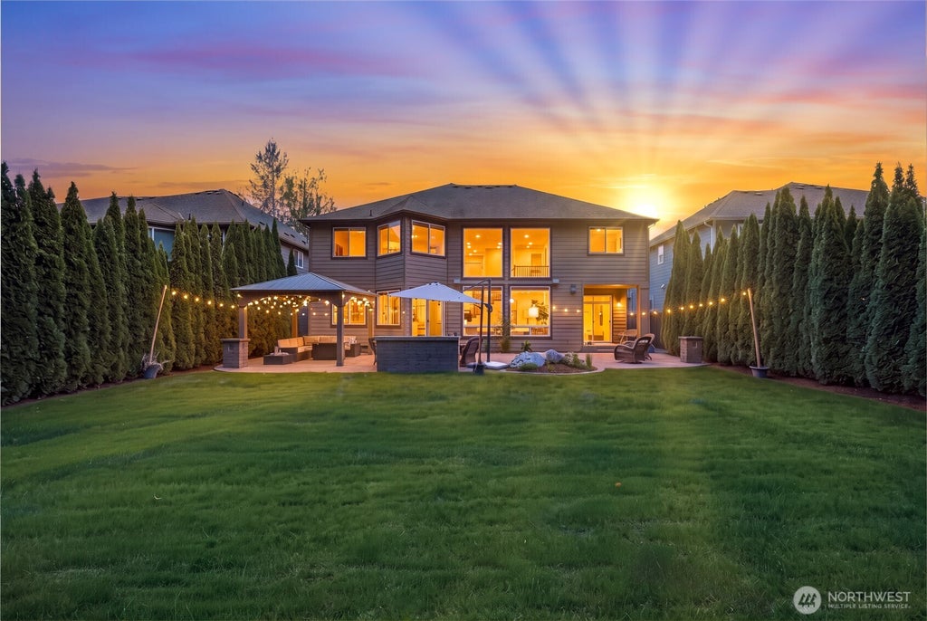 Photo of 10711 Elliston Way NE, Redmond, WA 98053 (MLS # 2579319)