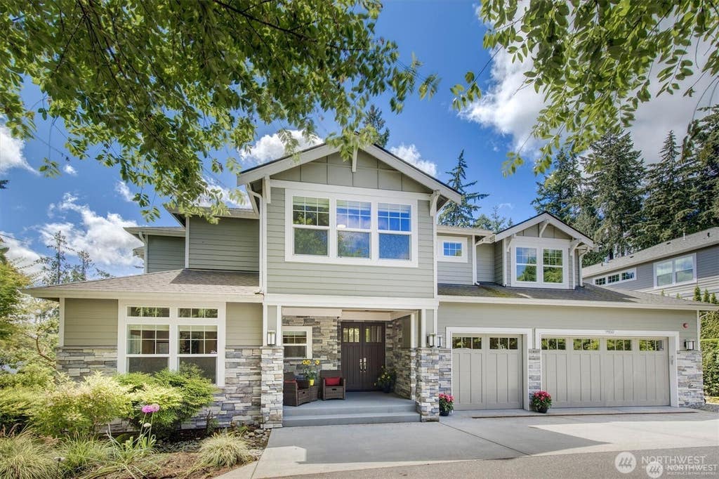 Photo of 9950 SE 39th Street, Mercer Island, WA 98040 (MLS # 2567733)