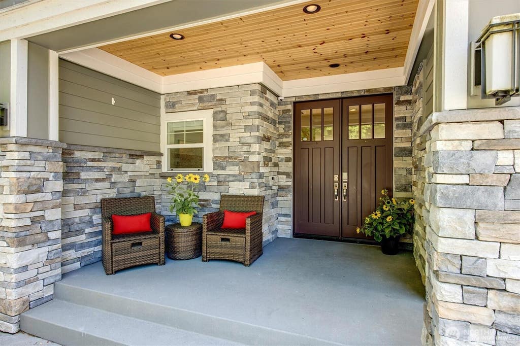 Photo of 9950 SE 39th Street, Mercer Island, WA 98040 (MLS # 2567733)