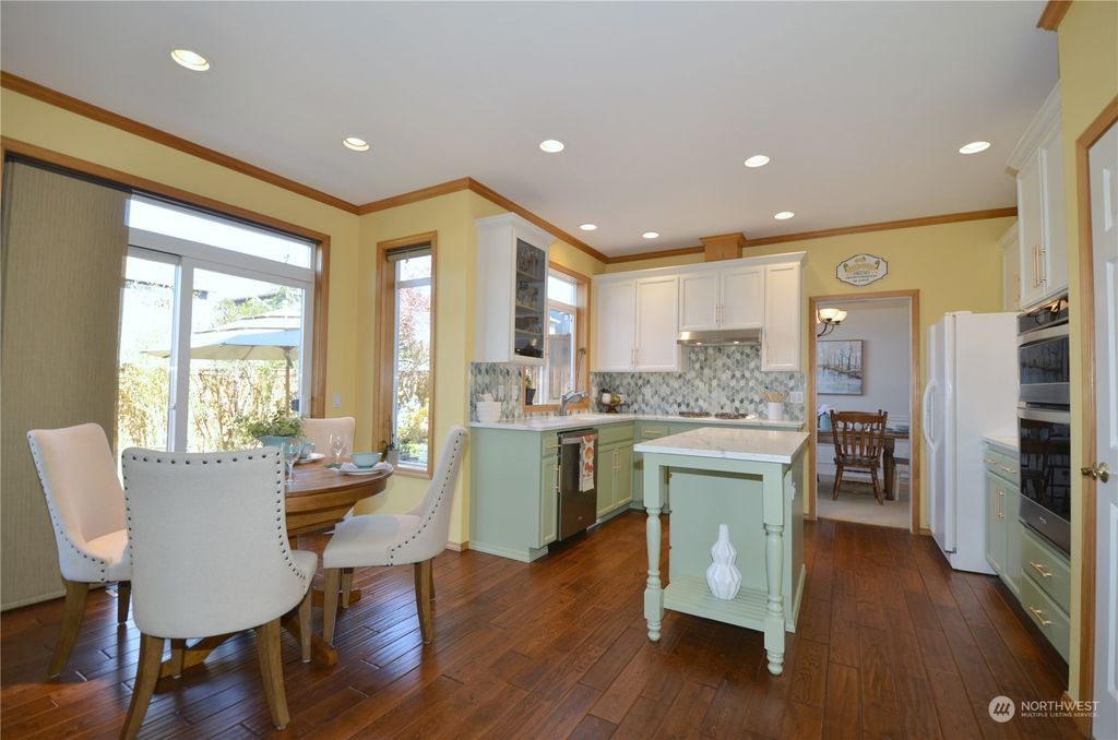 Photo of 1913 145th Street SW, Lynnwood, WA 98087 (MLS # 2221947)