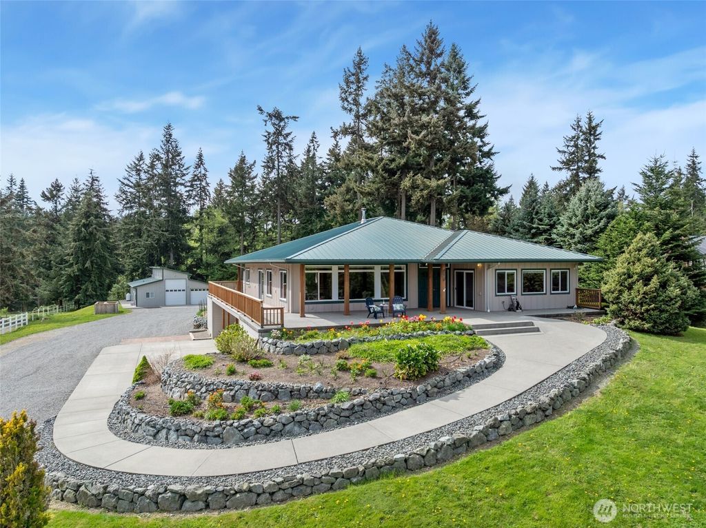 Photo of 2385 Lake Forest Drive, Oak Harbor, WA 98277 (MLS # 2512422)