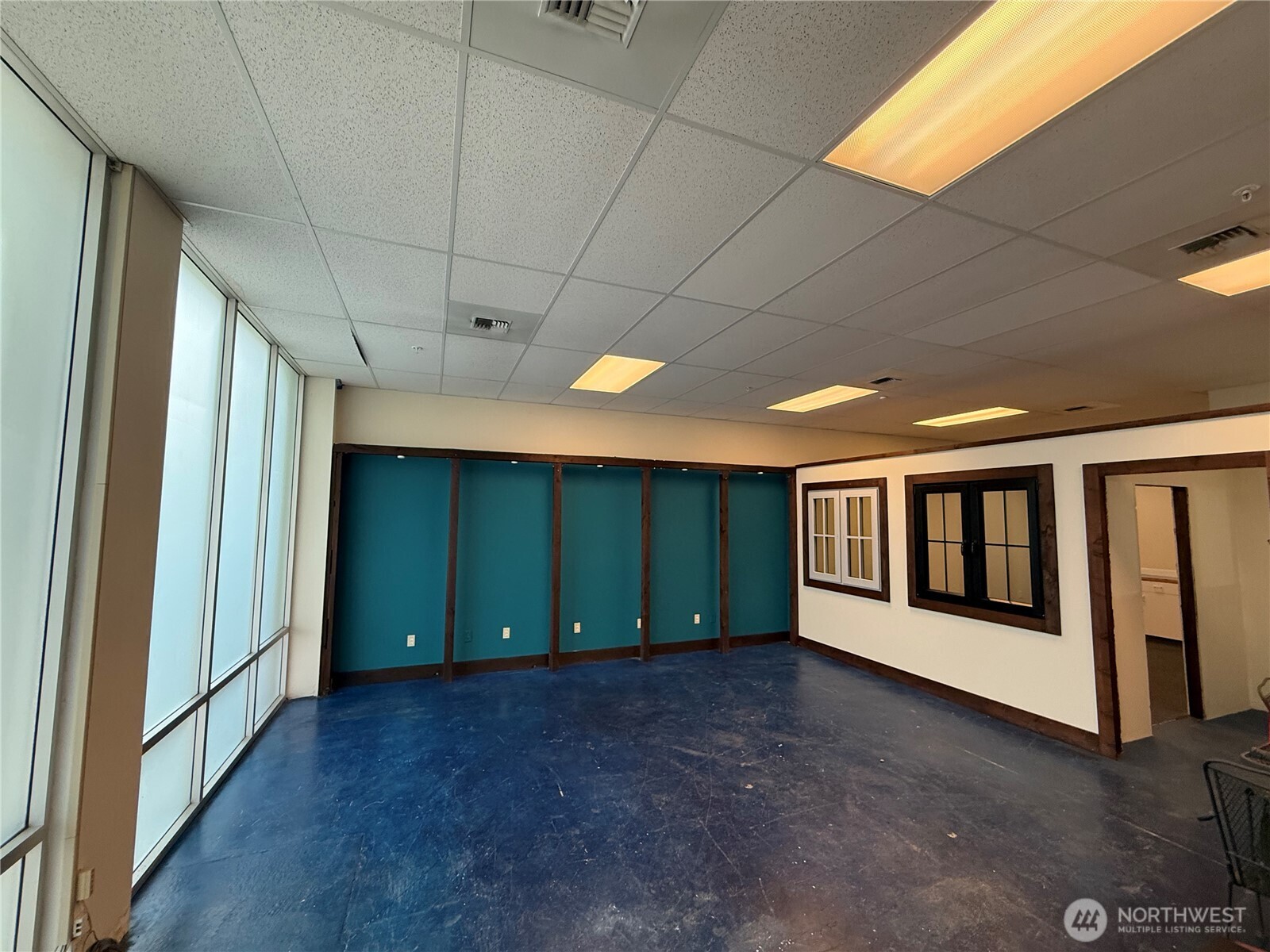 3837 Aurora Avenue N 100