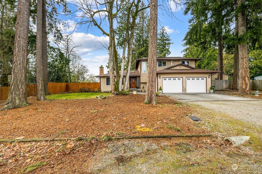 Photo of 1905 16th Avenue, Milton, WA 98354 (MLS # 2027861)