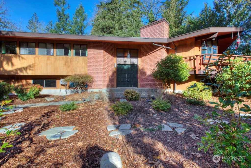 Photo of 19222 SE 320th Street, Kent, WA 98042 (MLS # 2032035)