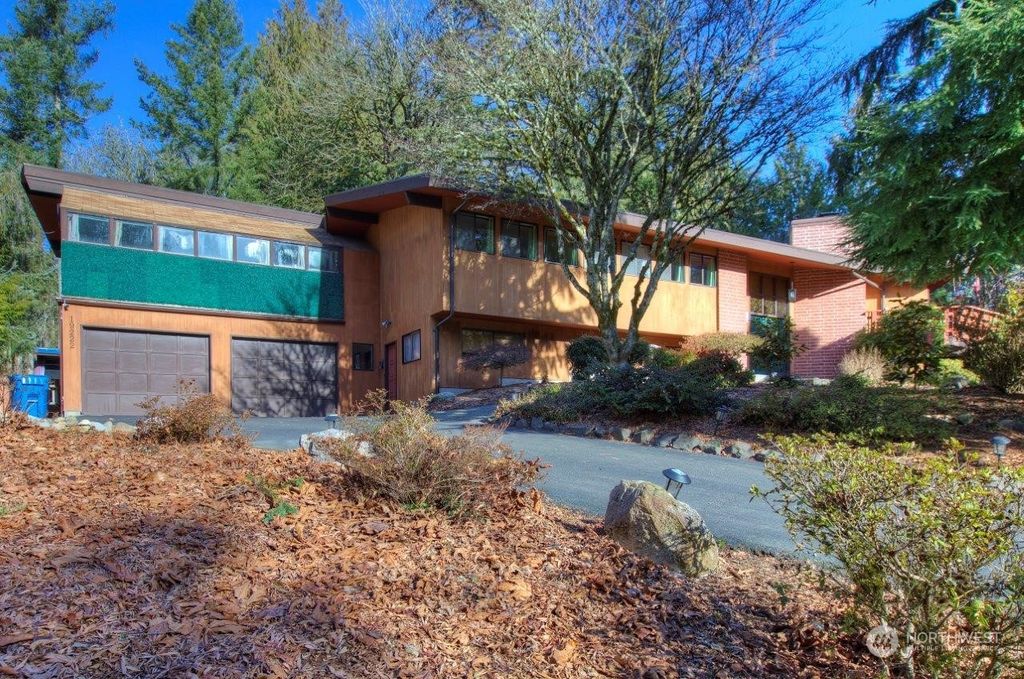 Photo of 19222 SE 320th Street, Kent, WA 98042 (MLS # 2032035)