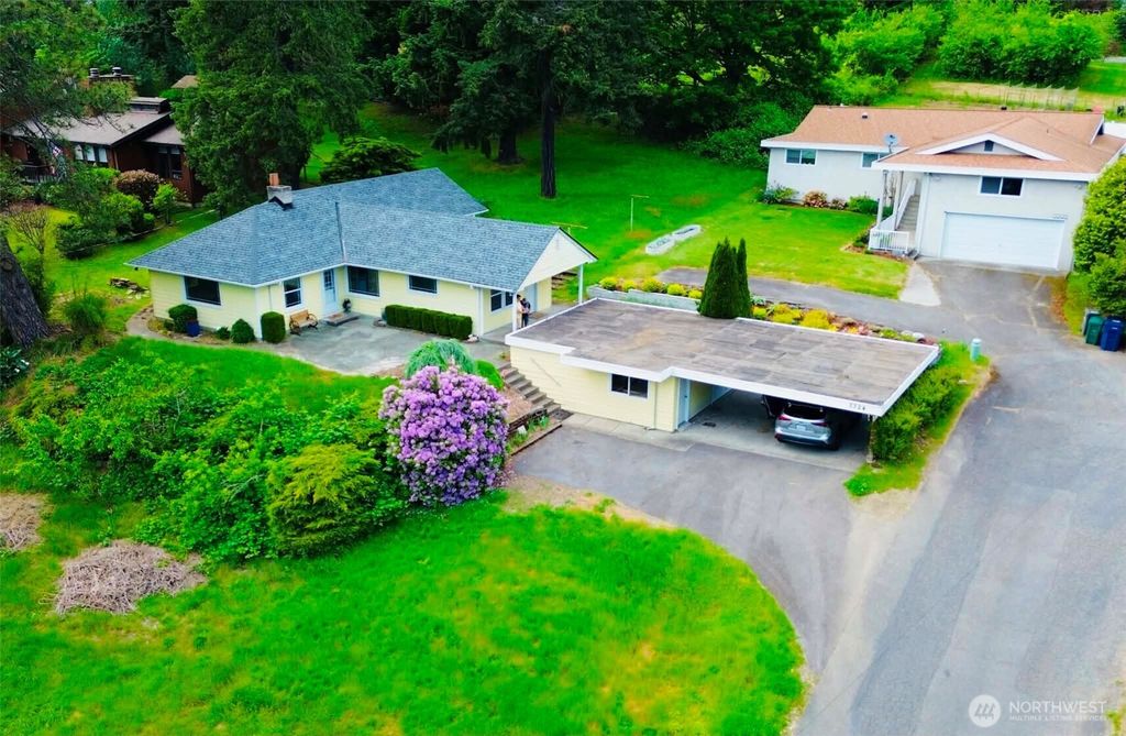 Photo of 7324 S 131st Court, Seattle, WA 98178 (MLS # 2526809)