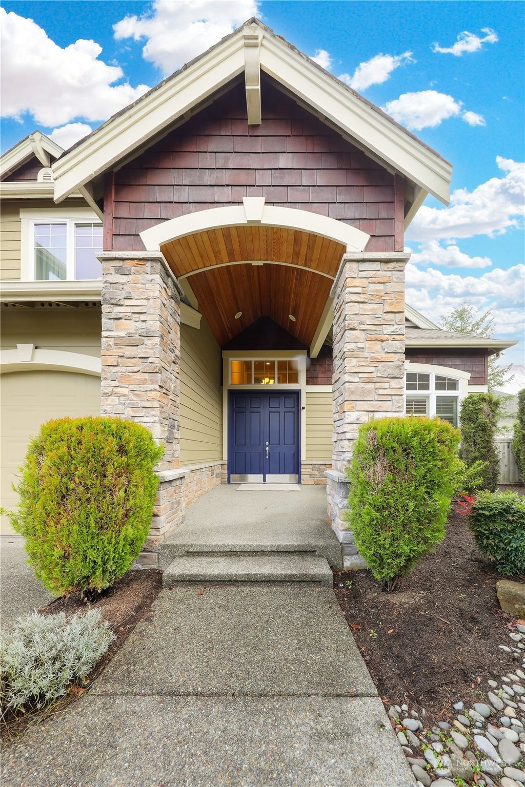 Photo of 27539 SE 29th Court, Sammamish, WA 98075 (MLS # 2019773)
