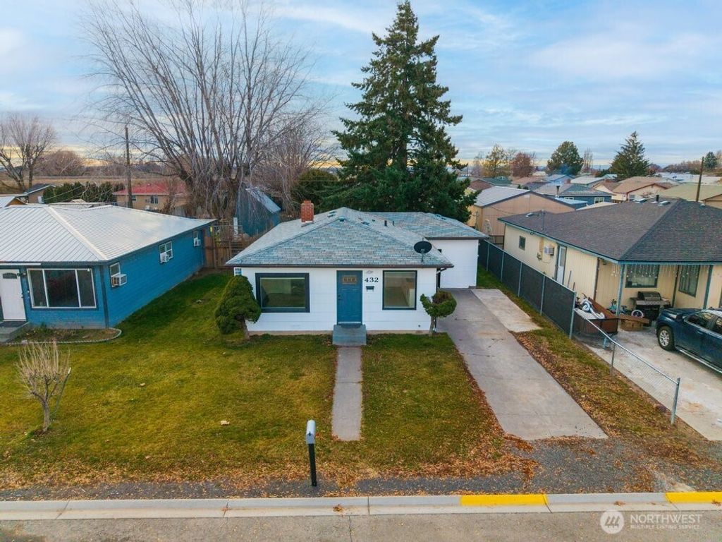 Photo of 432 J Street St SE, Quincy, WA 98848 (MLS # 2463401)