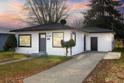 Photo of 432 J Street St SE, Quincy, WA 98848 (MLS # 2463401)