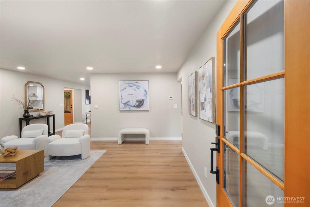 Photo of 12520 24th Avenue NE, Seattle, WA 98125 (MLS # 2568916)