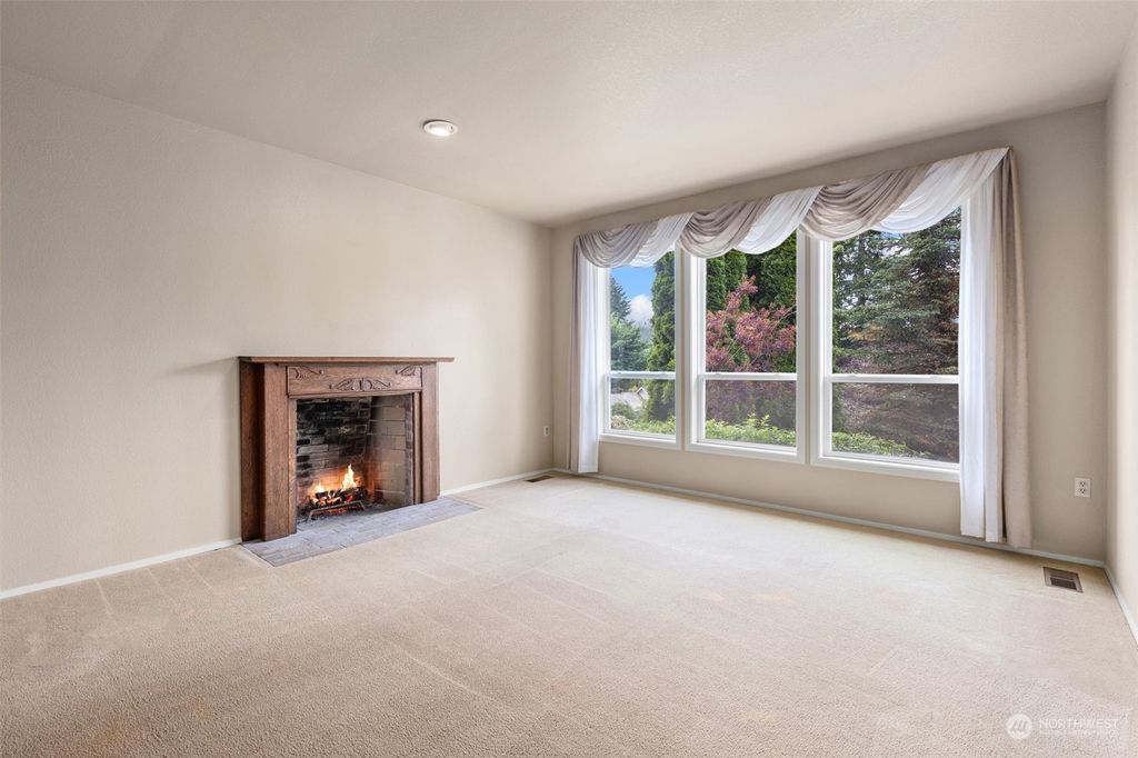 Photo of 360 Jasmine Place NW, Issaquah, WA 98027 (MLS # 2244400)