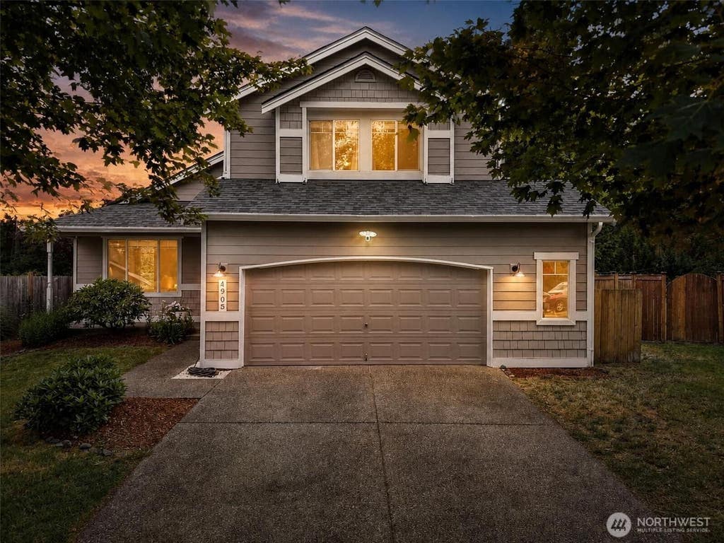 Photo of 4905 Highland Court SE, Auburn, WA 98092 (MLS # 2550199)