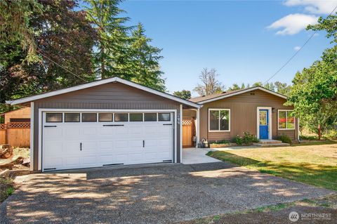 Photo of 711 NE 6th Street, Battle Ground, WA 98604 (MLS # 2412661)