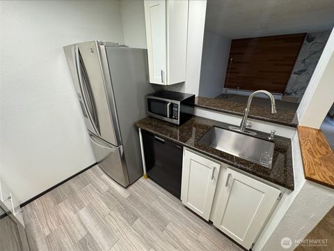 Photo of 7205 224th Street SW #M6, Edmonds, WA 98026 (MLS # 2427125)