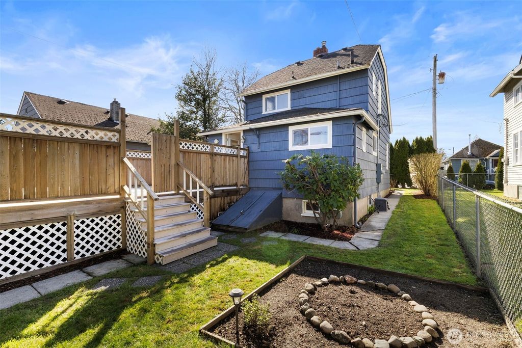 Photo of 1740 4th Street, Bremerton, WA 98337 (MLS # 2498971)