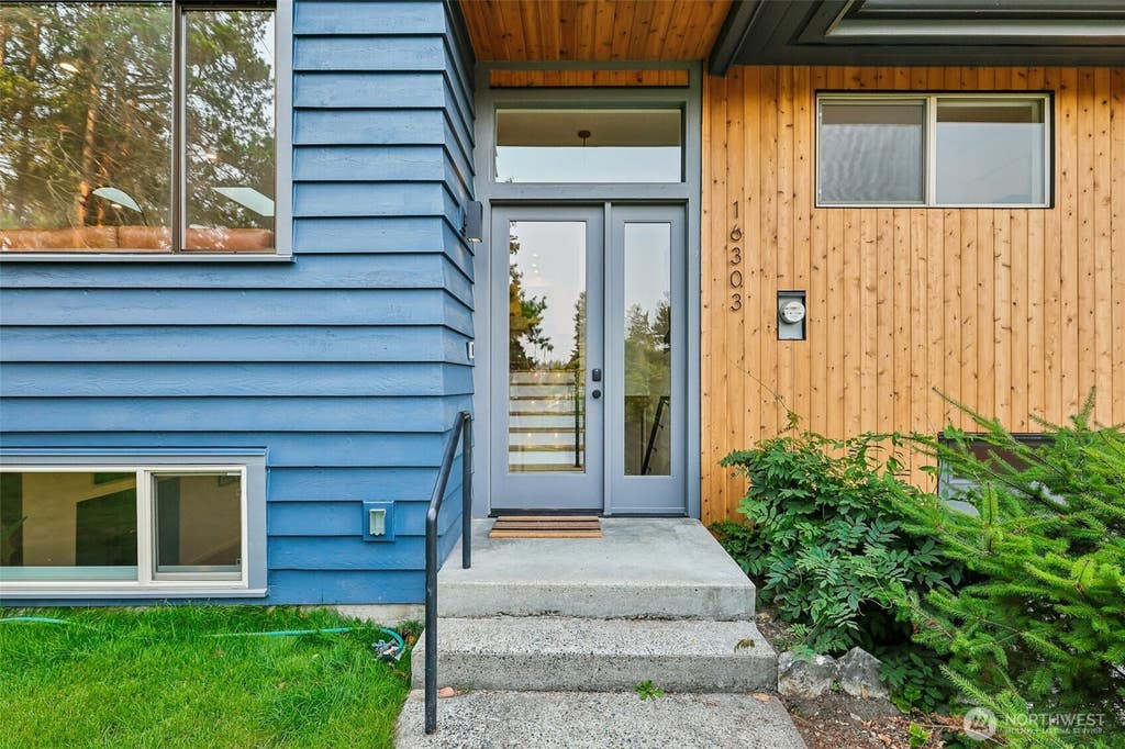 Photo of 16303 Densmore Avenue N, Shoreline, WA 98133 (MLS # 2565433)