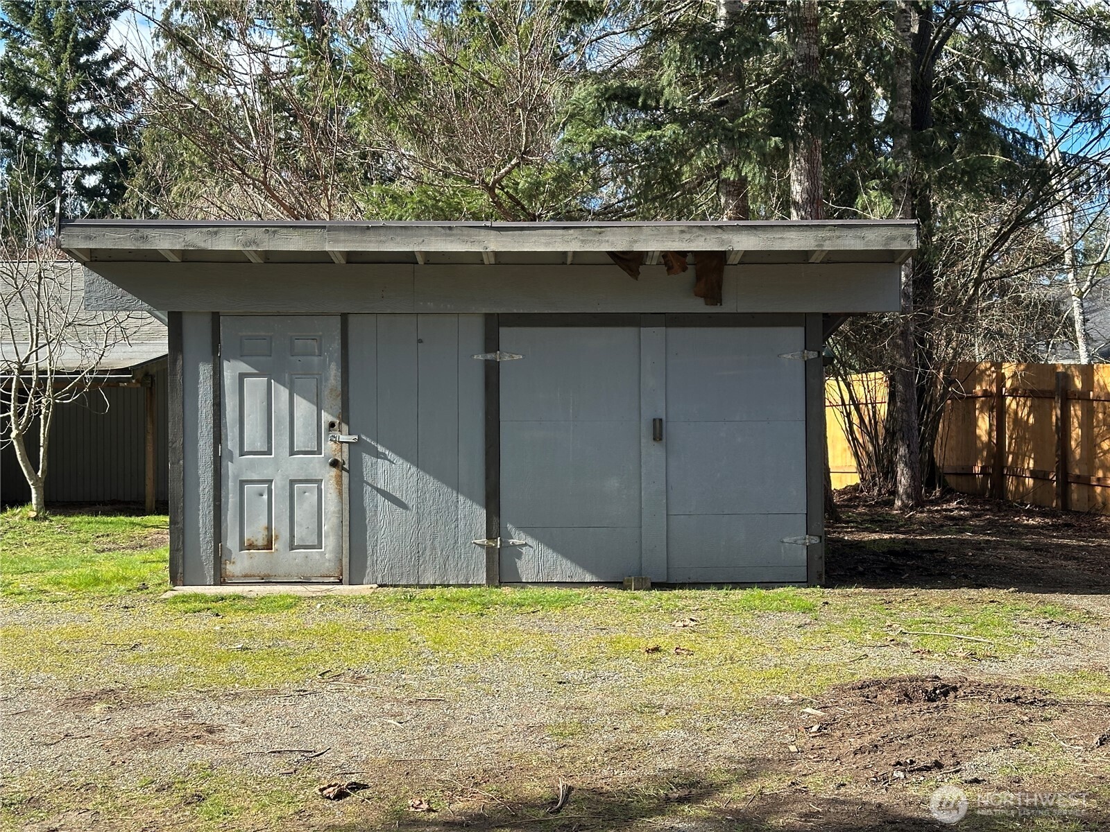 240 NE Chinook Drive