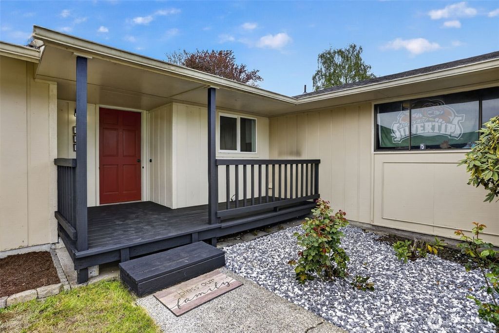 Photo of 3815 Cherrywood Street, Longview, WA 98632 (MLS # 2500425)