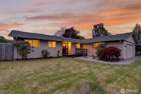 Photo of 3815 Cherrywood Street, Longview, WA 98632 (MLS # 2500425)