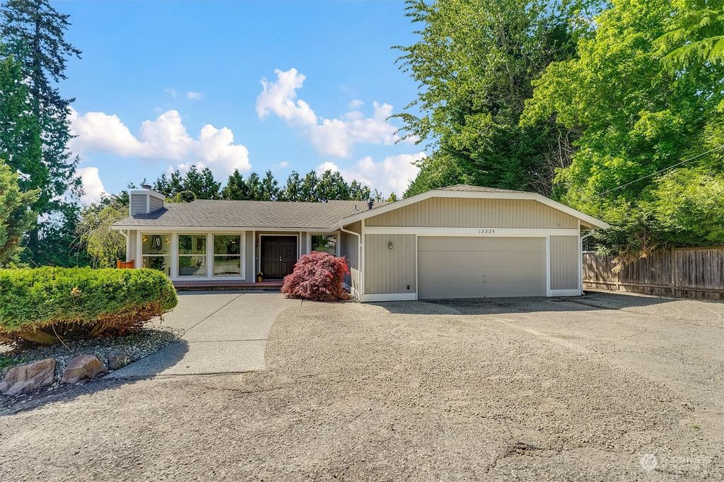 Photo of 13325 SE 156th Avenue, Renton, WA 98059 (MLS # 2233380)