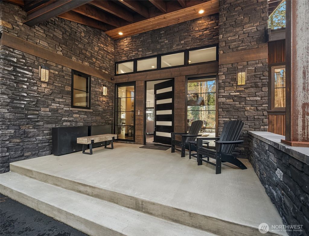 Photo of 351 Steam Gin Loop, Cle Elum, WA 98922 (MLS # 2513818)