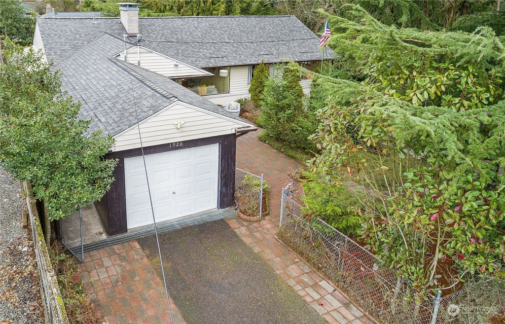 Photo of 1920 N 198th Street, Shoreline, WA 98133 (MLS # 2029367)