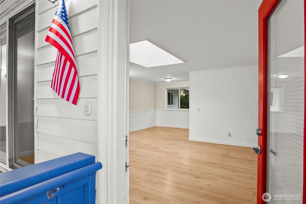 Photo of 29733 4th Ave Ave S, Federal Way, WA 98003 (MLS # 2478772)