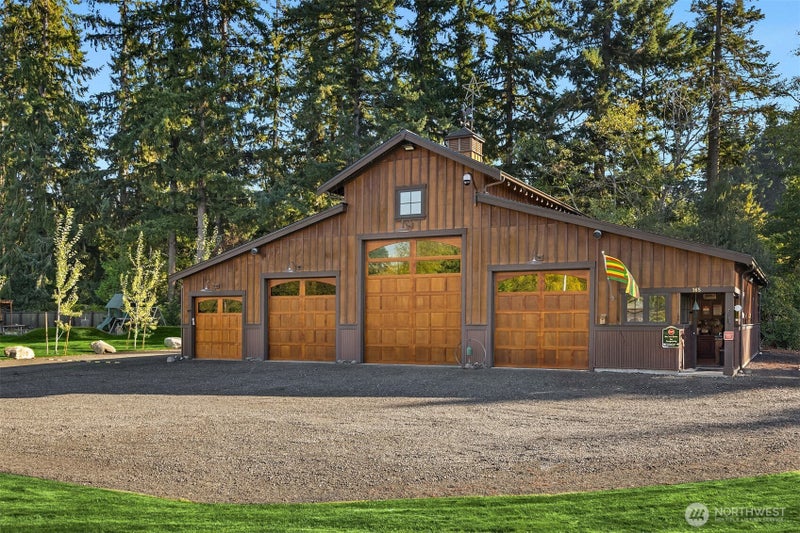 165 NE Kinman Road