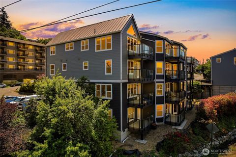 Photo of 705 N State Street #301, Bellingham, WA 98225 (MLS # 2537326)