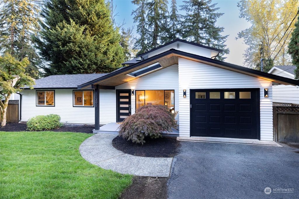 Photo of 11391 NE 112th Street, Kirkland, WA 98033 (MLS # 2300328)