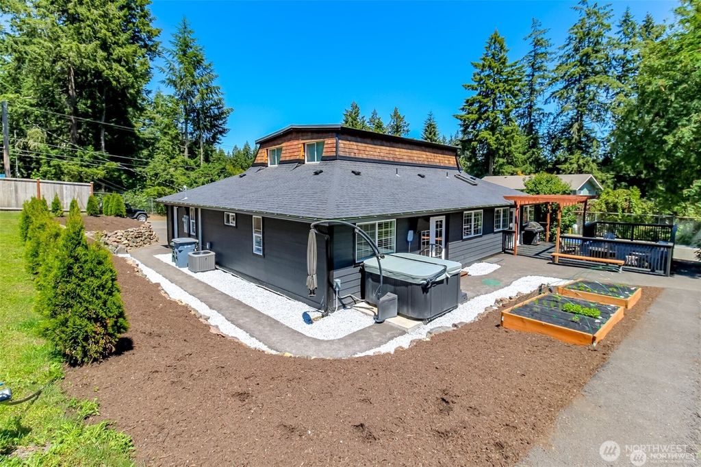 Photo of 7218 35th Street NW, Gig Harbor, WA 98335 (MLS # 2471922)