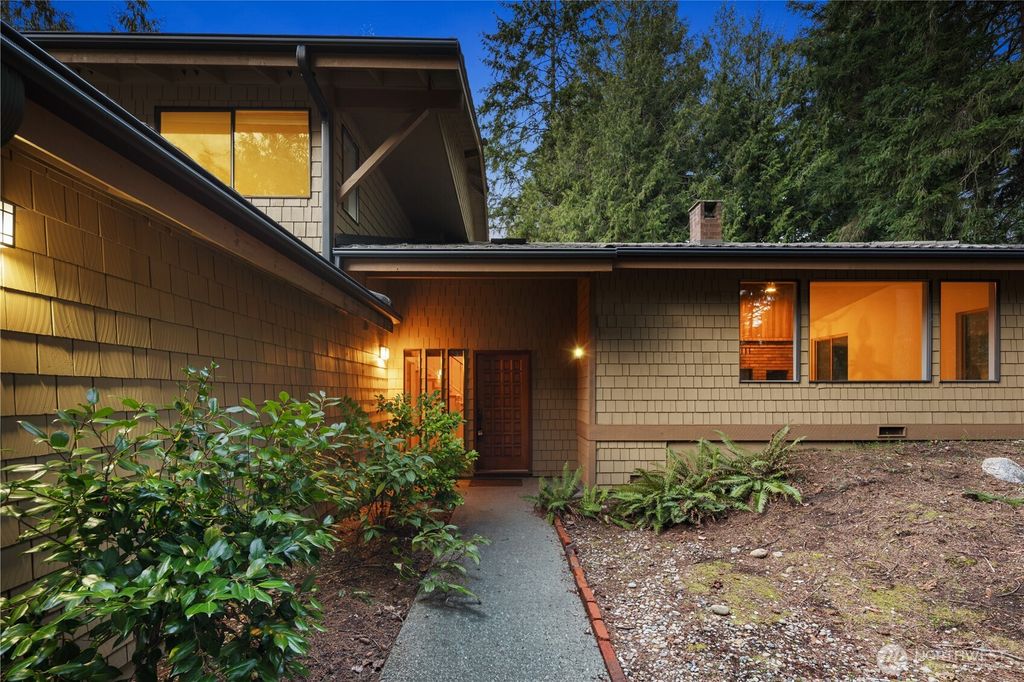 Photo of 19306 SE 277th Street, Kent, WA 98042 (MLS # 2501582)