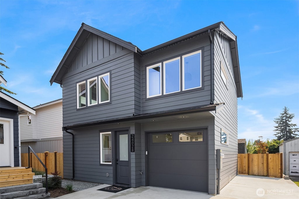 Photo of 2402 Cleveland Avenue #B, Everett, WA 98201 (MLS # 2574814)