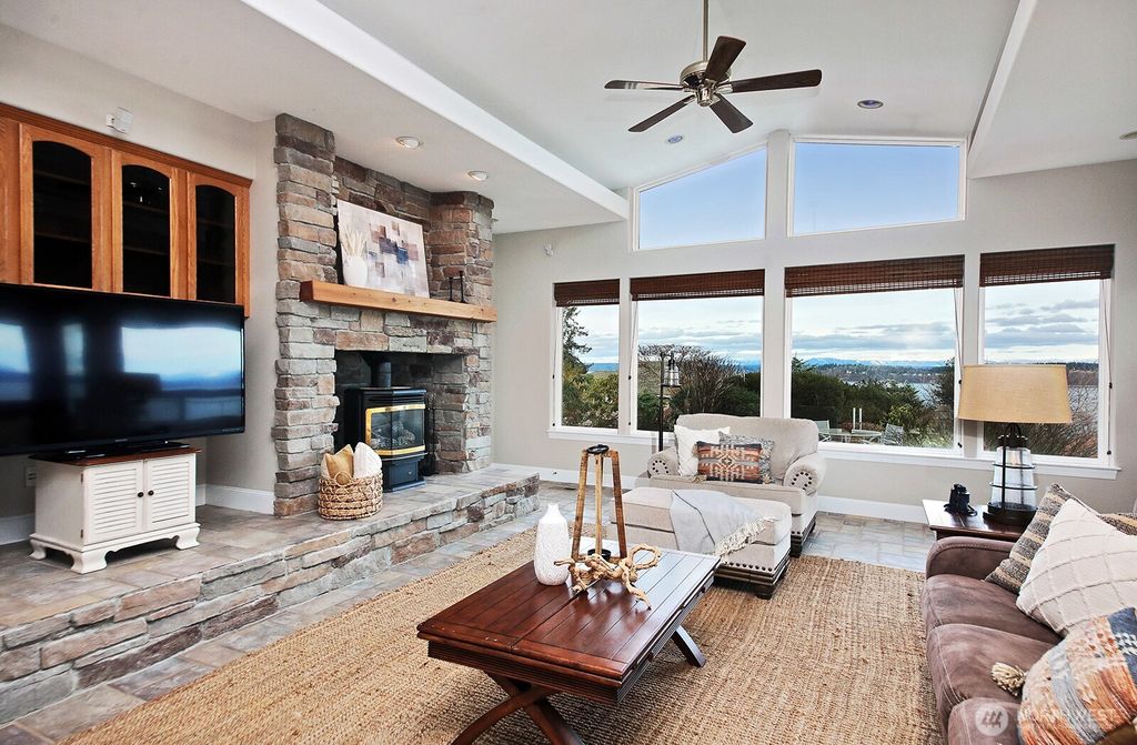 Photo of 4694 Wrightsman Place, Clinton, WA 98236 (MLS # 2463894)